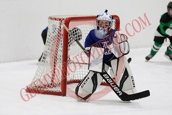 _63A7613_11 00 am - U7D2 - Port Colborne Blue vs Cayuga Stars Green - GREEN A