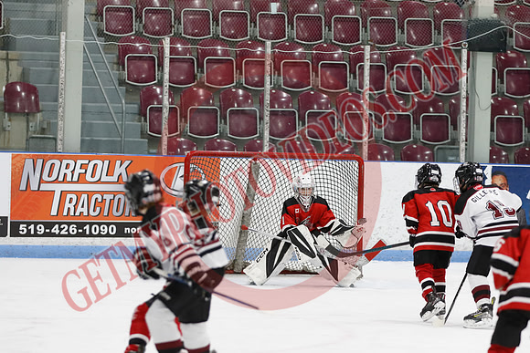 _63A9996_9 00 am – U9MD – Lambton Shores Predators vs Tillsonburg Tornadoes – Memorial