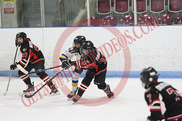 7Z7A6536_7 40 pm – U13A – Osgoode Richmond Romans vs Collingwood Jr Blues – Memorial