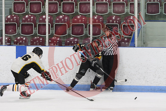 7Z7A4410_4 10 pm – U18A – Norfolk Knights vs Mitchell Meteors – Memorial