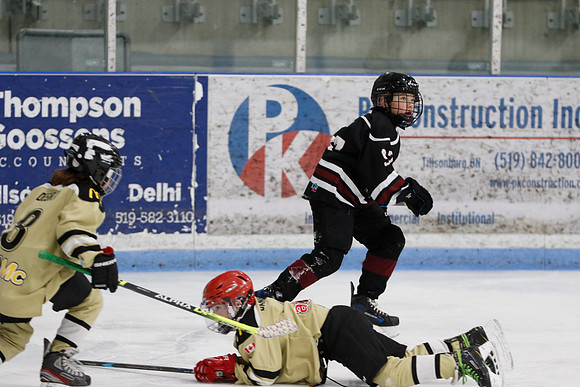 _63A2916_12 30 pm – U11 – Tillsonburg Tornadoes 1 vs Clarington Thunder Golden Knights – Mem