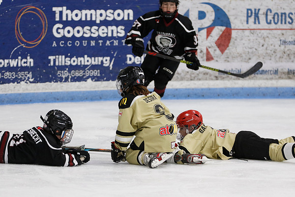 _63A2911_12 30 pm – U11 – Tillsonburg Tornadoes 1 vs Clarington Thunder Golden Knights – Mem