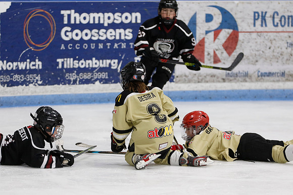 _63A2912_12 30 pm – U11 – Tillsonburg Tornadoes 1 vs Clarington Thunder Golden Knights – Mem